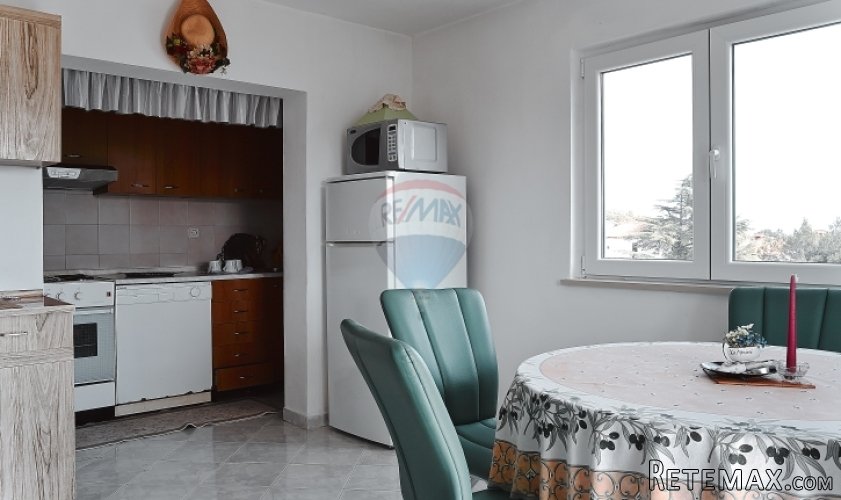 RABAC, ISTRA, KUĆA S 4 ETAŽIRANA STANA I GARAŽAMA, 370... - 4