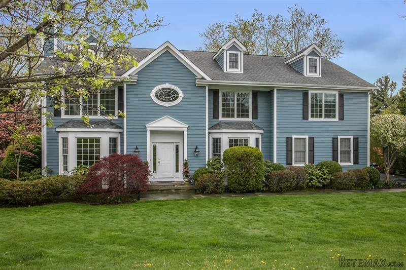 5 bedroom House For Sale: 14 Red Roof..