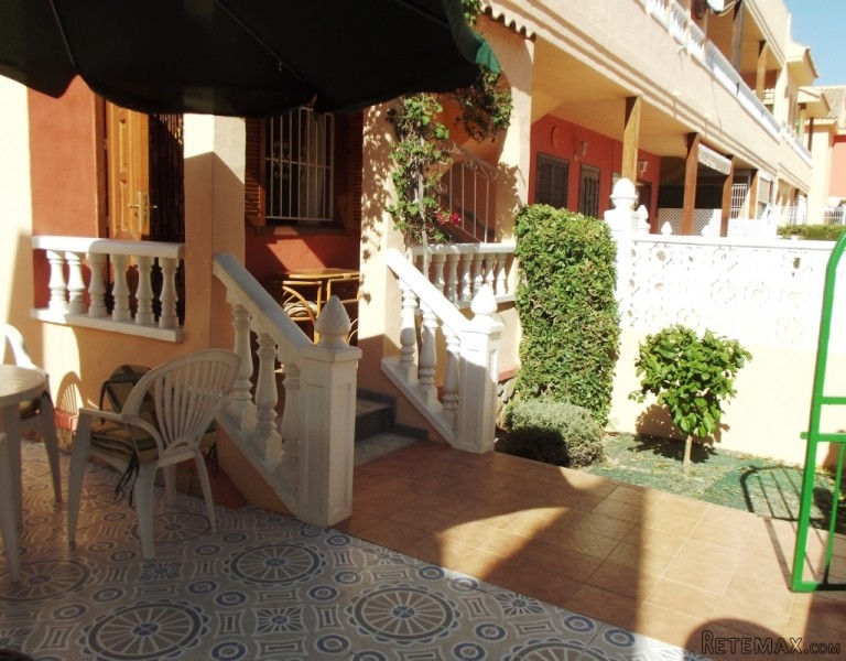 3 Bedrooms Town House For Sale - 2
