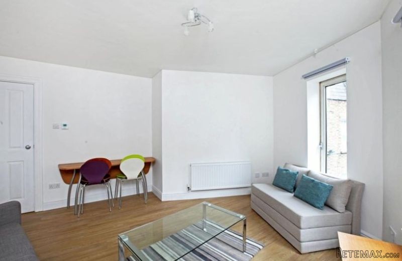 Earlham Street, Covent Garden, WC2H - 2