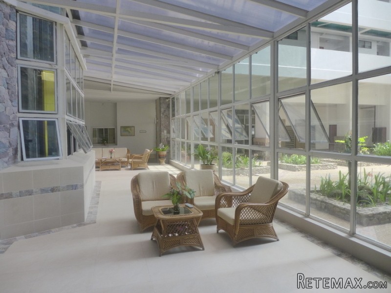 2 bedroom beachfront designer-condo.. - 2