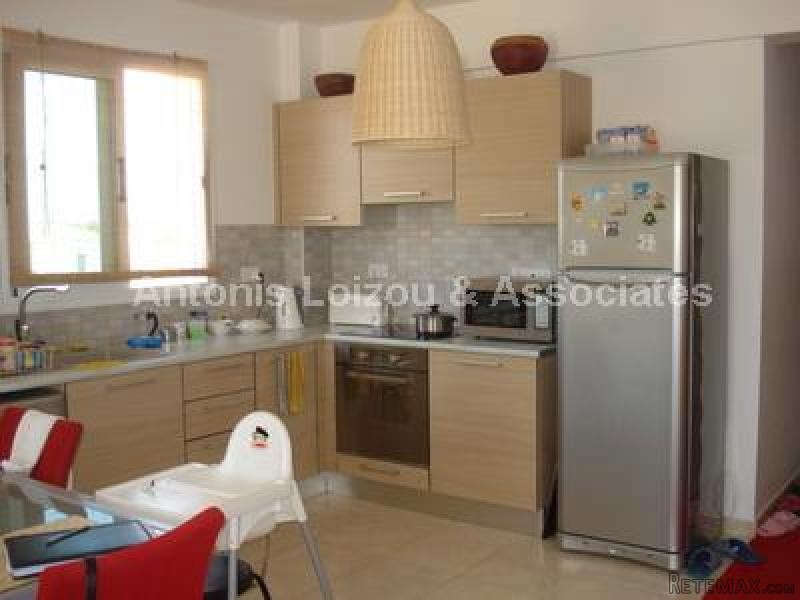 Two Bedroom Apartment With Communal Pool - 2