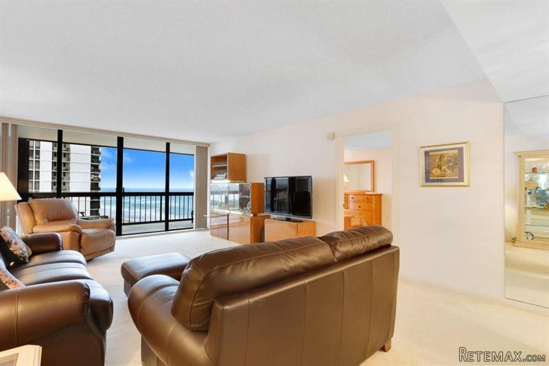 2 bedroom Residence For Sale: Singer.. - 2