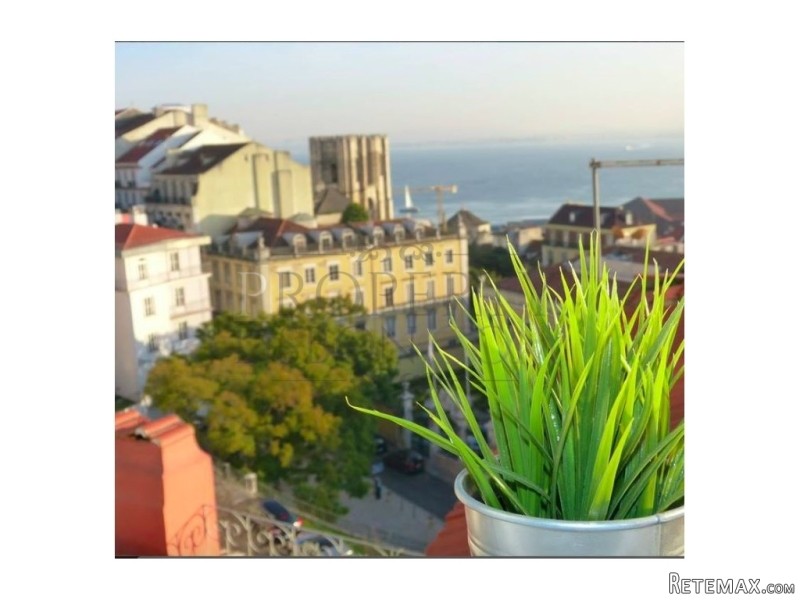 T3 Lisbon apartment with a view over..