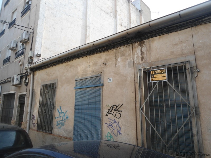 3 bedroom, 1 bathroom Restoration..