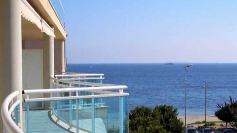 Apartment with sea view