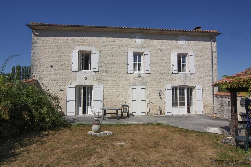 Detached Stone Cottage With Pretty..
