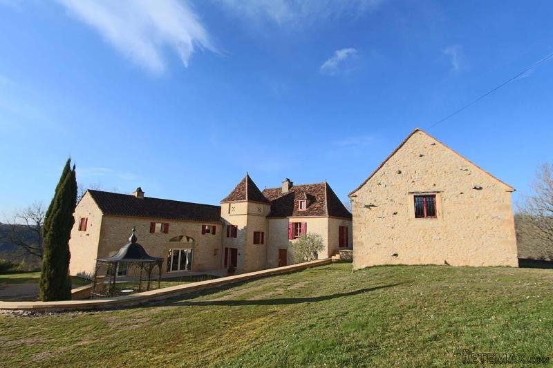 Charming 18th Century House Well..