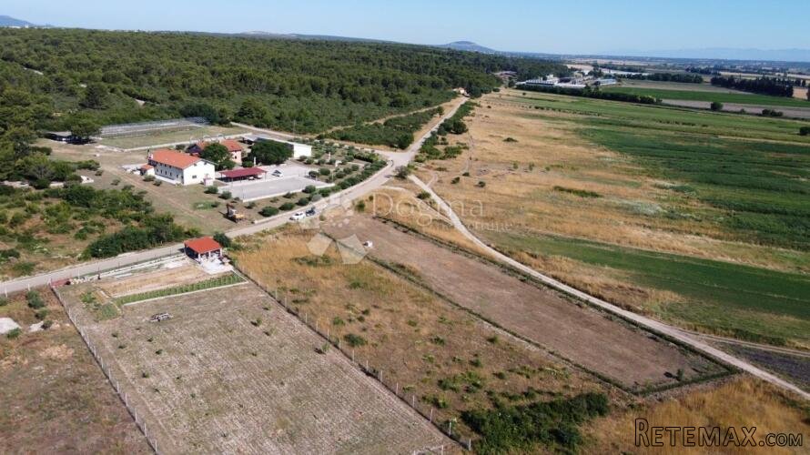 Savršeno pravokutno zemljište s jasnim pristupom putu – bliz - 2