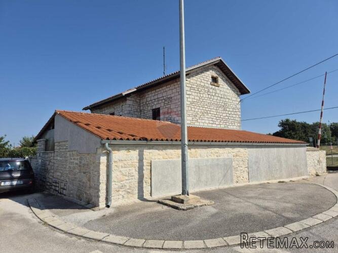 Istra, Kanfanar jedinstvena željeznička kuća - 3