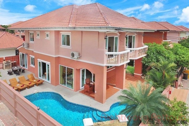 4 Bedroom House for sale in Jomtien -..