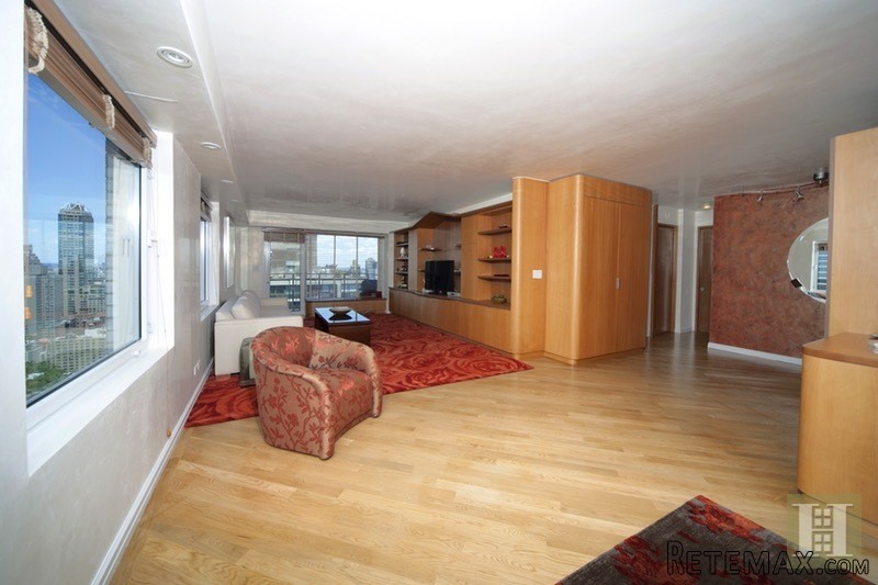 2 bedroom Apartment For Sale: 303 EAST..