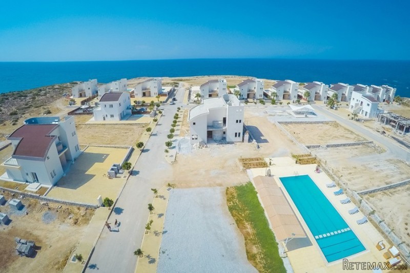 Stylish Seaview Garden Apartment - 2 Bed - 2