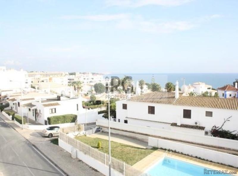 €175,000 - Olhos D'Agua, Central..