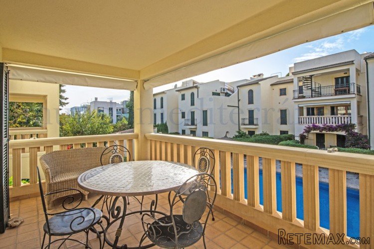 Fantastic four bedroom apartment located on the first floor.. - 2