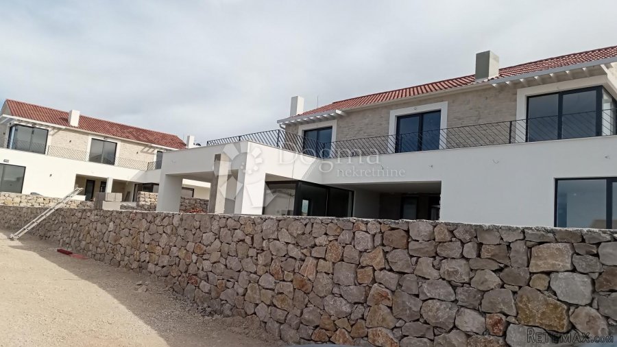 VODICE - UNIKATNA VILA V01 - SA PREKRASNIM POGLEDOM - 2