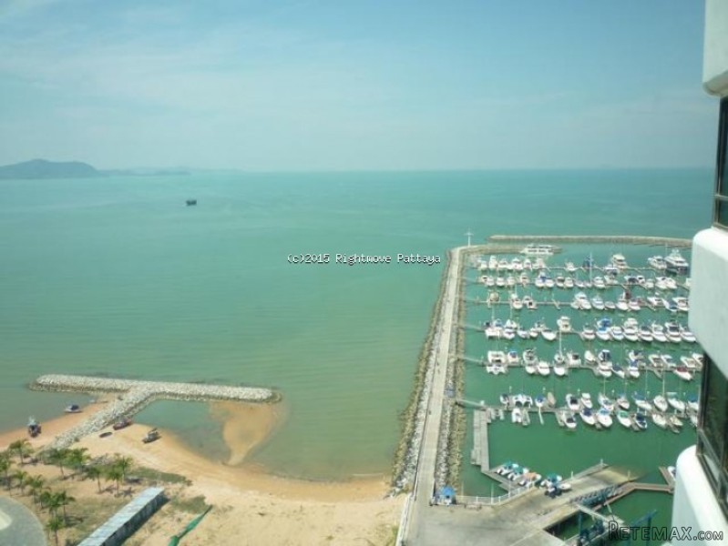 3 Bedroom Condo for sale in Na Jomtien..