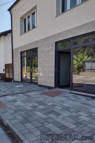 Topusko uži centar poslovni prostor odlična lokacija i inves - 3