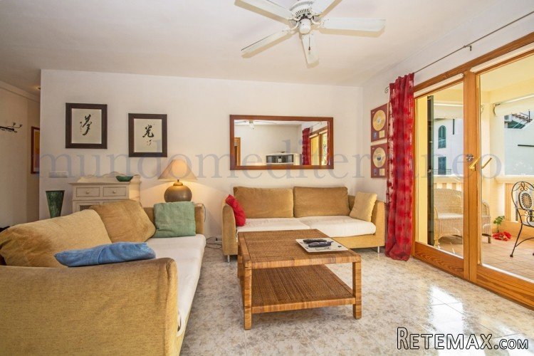 Fantastic four bedroom apartment located on the first floor.. - 4