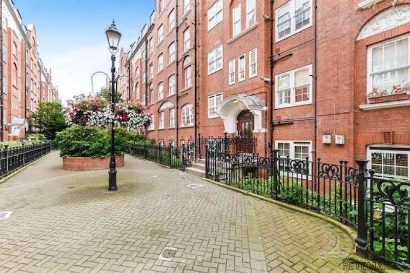 A Recently Fully Renovated 2-Bedrooms..