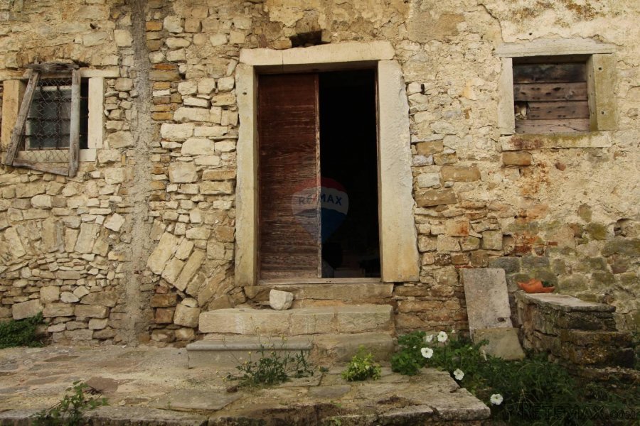 Motovun, kamena kuća s lijepim pogledom - 9