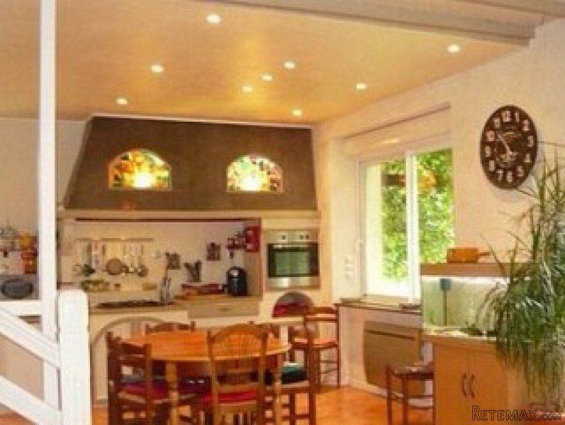 Nicely converted, traditional stone.. - 2