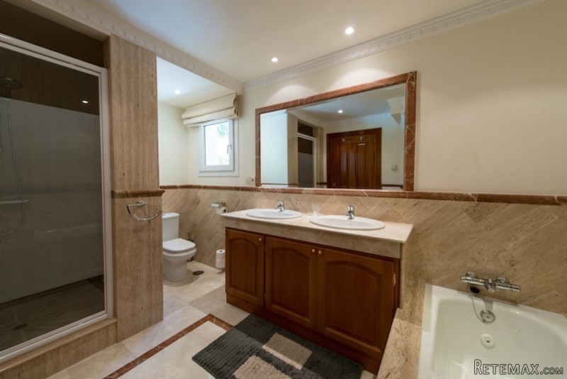 Beautiful South Facing Golf Valley Villa - 2