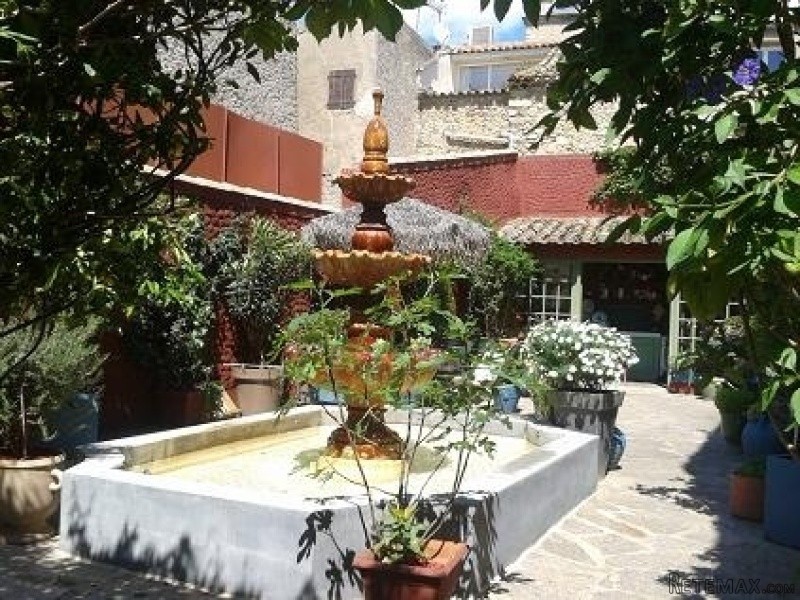 Superb Bourgeoise Home With 2 Garages..