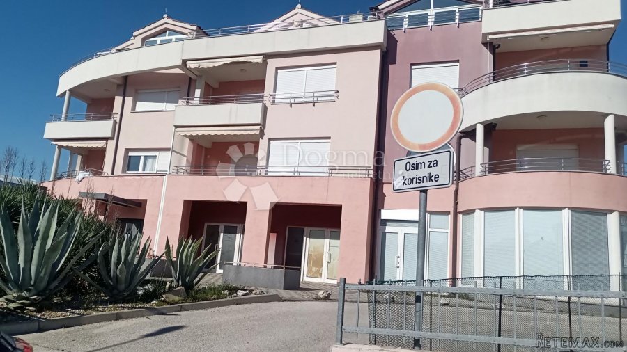 VODICE – POSLOVNI PROSTOR ZA AUTOMAT CLUB ILI DRUGE DJELATNO - 4