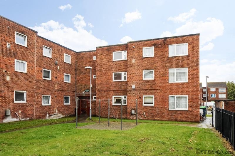 1 Bedroom Flat/Apartment in Tomlins..