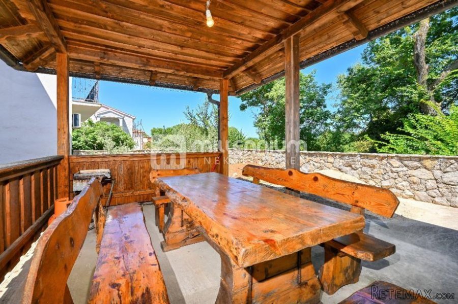 Otok Krk, Malinska, samostojeća kuća 160m2