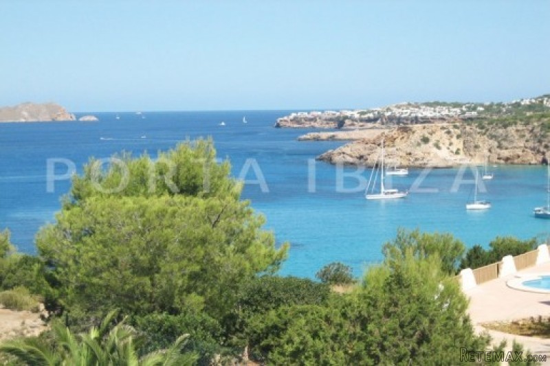 Cala Tarida villa with great potential.. - 2