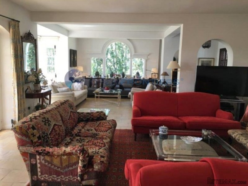 Kings & Queens Beautiful 7 Bedroom Villa