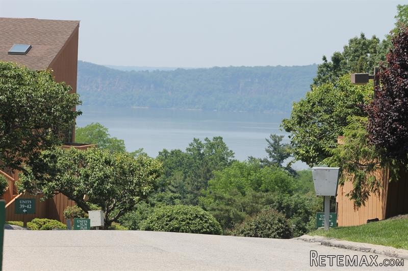 2 bedroom House For Sale: 49 Hudson..