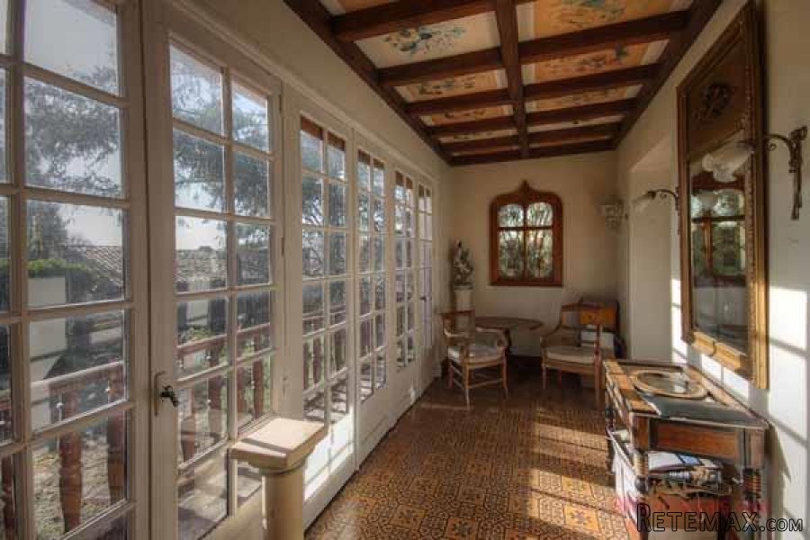 Chef Boutonne (79) - Detached town house to refresh offering.. - 2