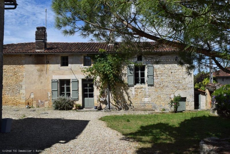 An Attractive Family Home Set in A..