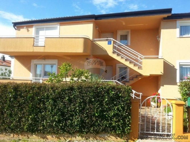 Kuća sa stanom i 3 app u Umagu 1 km od mora