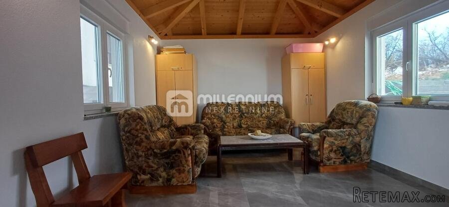 Najam, Pehlin, 50m2 s uređenom okućnicom - 3