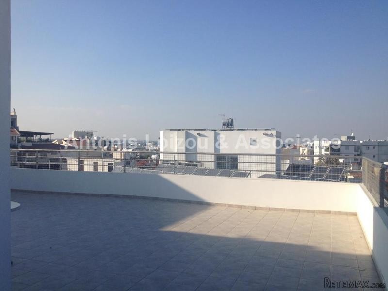 3 Bed Top floor apartment with views..