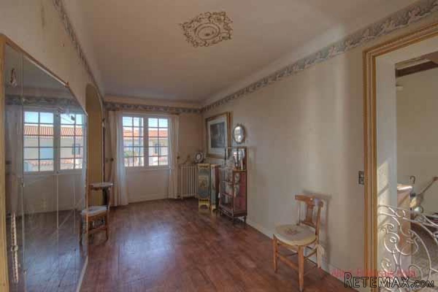 Chef Boutonne (79) - Detached town house to refresh offering.. - 6