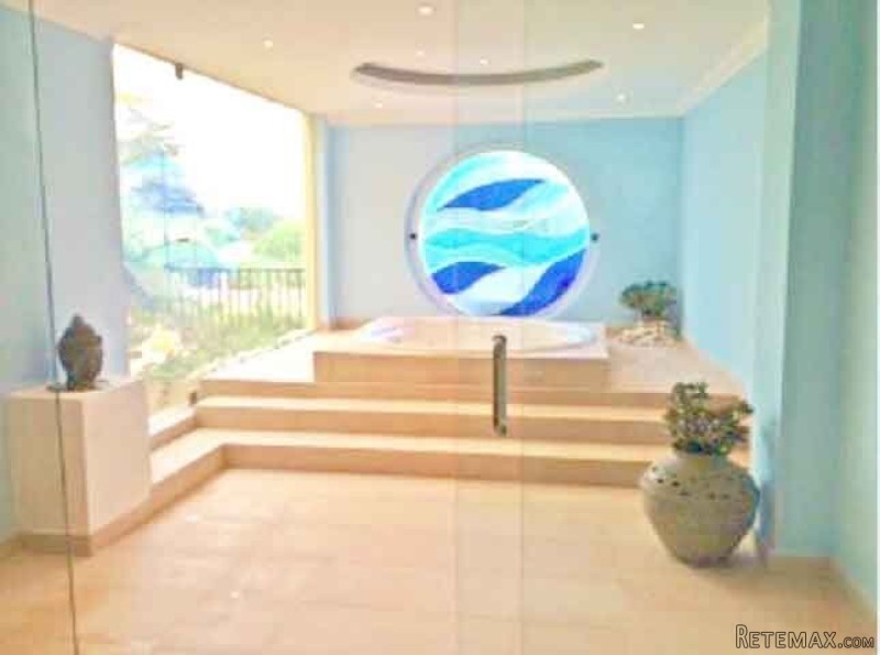 Flat, Luxurious Finish