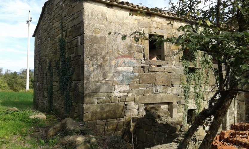 Buzet, ruševna kuća na prekrasnoj lokaciji - 3