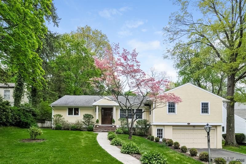 4 bedroom House For Sale: 16 Quentin..