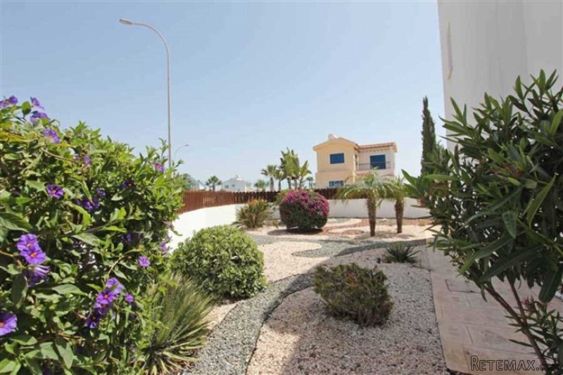 House Detached - For Sale - 2 Bedrooms - 2