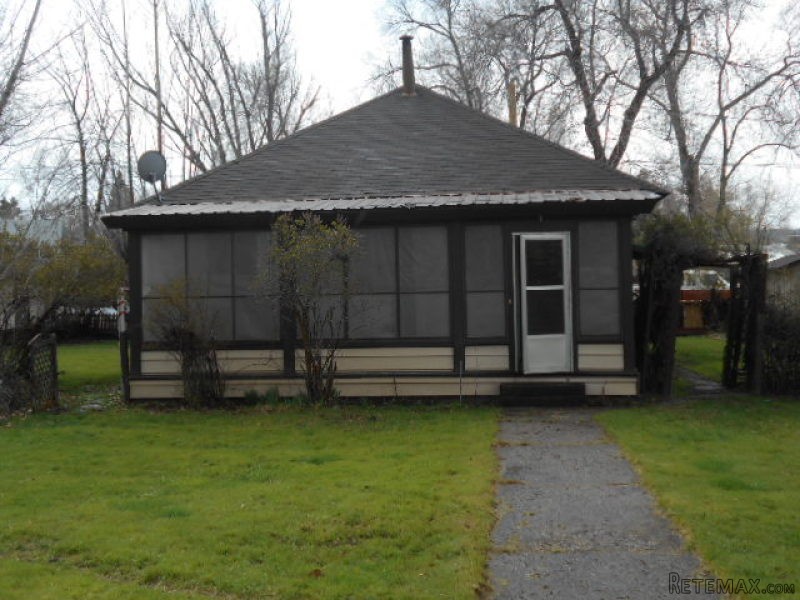 1024 S Railroad Ave Susanville, CA..