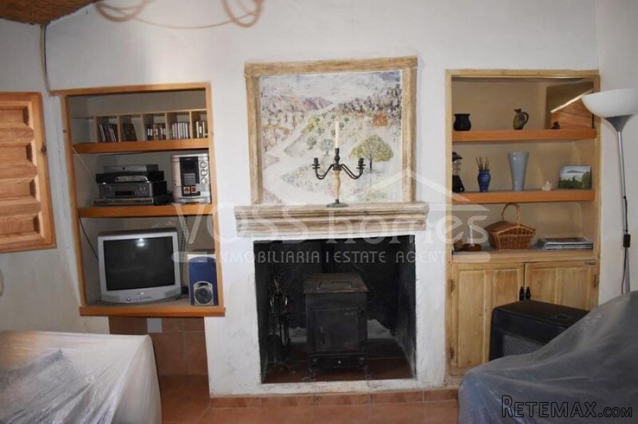 EXCLUSIVE LISTING TO VOSS HOMES - A spacious, full of.. - 11