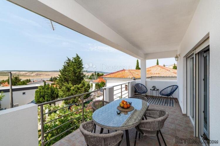 ROVANJSKA - DVOJNA KUĆA S DVA STANA, POGLED NA MORE - 3