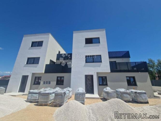 VRSI - NOVOGRADNJA - STAN A S BAZENOM 100,01 M2 - 3