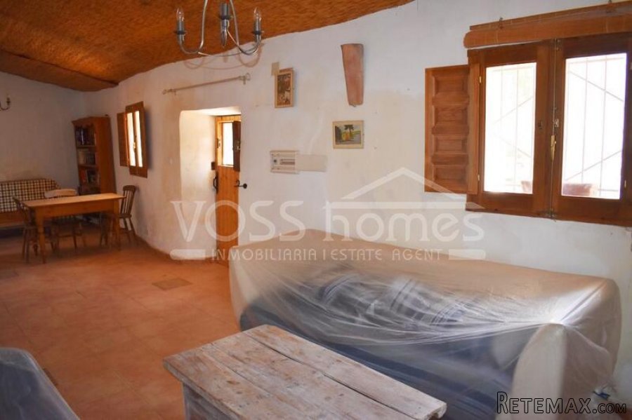 EXCLUSIVE LISTING TO VOSS HOMES - A spacious, full of.. - 14