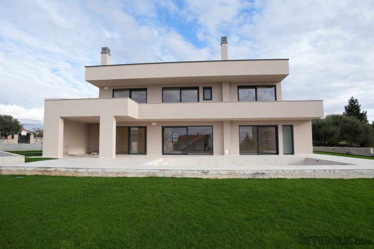 MODERNA VILA S BAZENOM U NASELJU NEDALEKO POREČA - 3